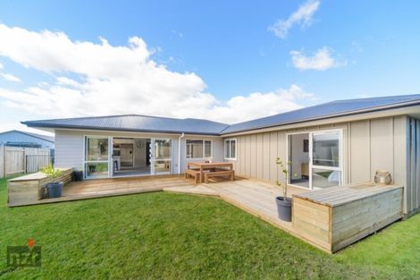 Photo of property in 18 Wescombe Grove, Feilding, 4702