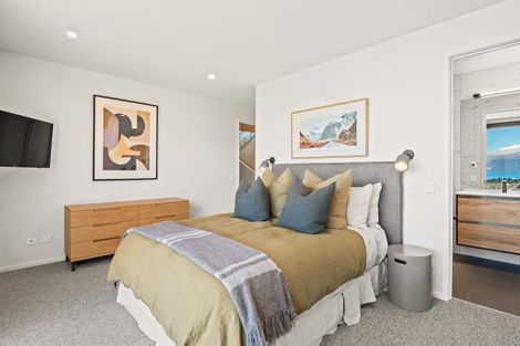 Photo of property in 92 Hensman Road, Queenstown, 9300