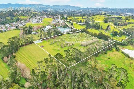 Photo of property in 19 Babich Road, Henderson Valley, Auckland, 0614