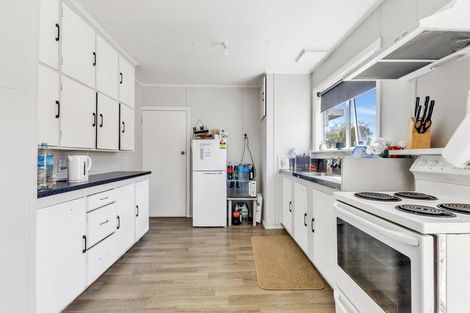 Photo of property in 22 Cook Street, Marfell, New Plymouth, 4310