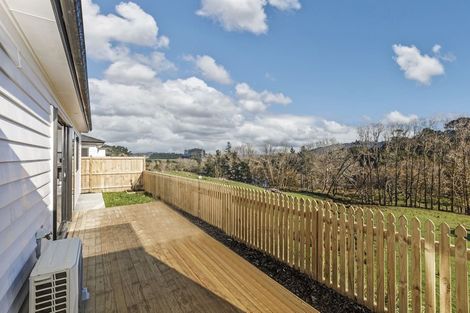 Photo of property in 32 Jeroboam Loop, Kumeu, 0810