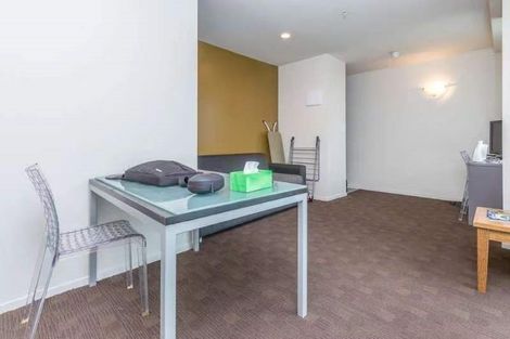 Photo of property in 100 Porritt Avenue, Chatswood, Auckland, 0626