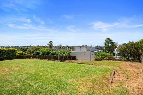 Photo of property in 13 Scarboro Terrace, Murrays Bay, Auckland, 0630
