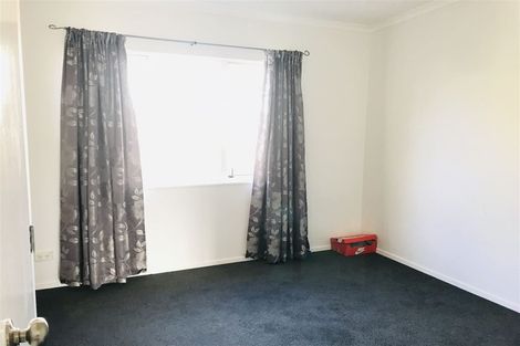 Photo of property in 4 Brashier Circle, Sunnyvale, Auckland, 0612