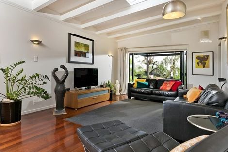 Photo of property in 53a Greenhithe Road, Greenhithe, Auckland, 0632