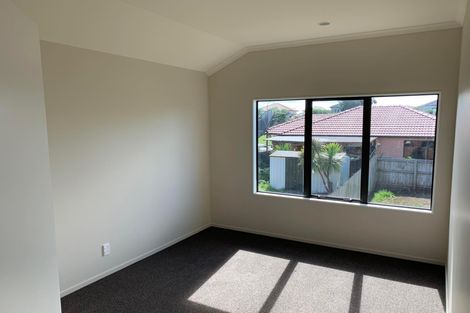 Photo of property in 16 Secoia Crescent, Mangere, Auckland, 2022