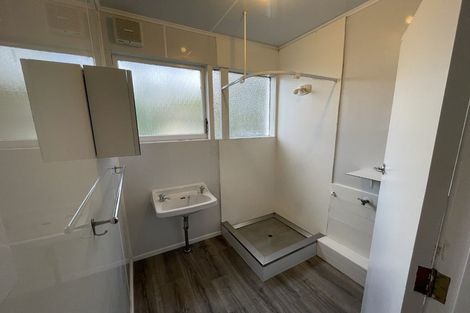 Photo of property in 96 Ruskin Road, Newlands, Wellington, 6037