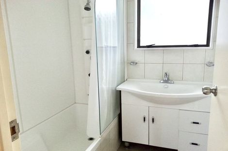 Photo of property in 1/67 Trias Road, Totara Vale, Auckland, 0629