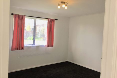 Photo of property in 10 Hamblyn Place, Ranui, Auckland, 0612