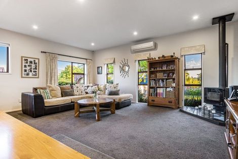 Photo of property in 32 Cockle Bay Road, Cockle Bay, Auckland, 2014