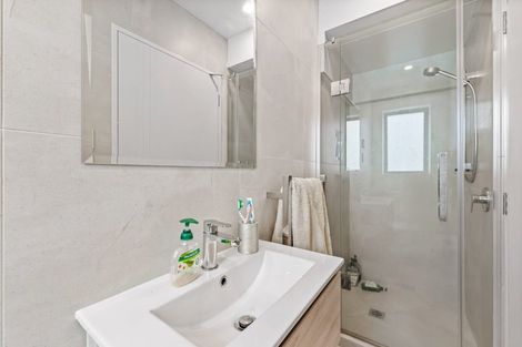 Photo of property in 6/107 Hobsonville Road, West Harbour, Auckland, 0618