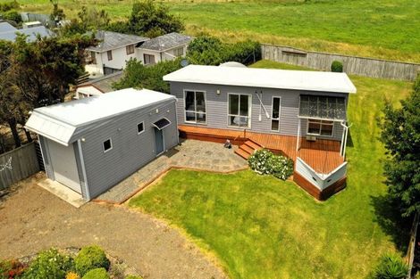 Photo of property in 11 Ramona Avenue, Waitarere Beach, Levin, 5510