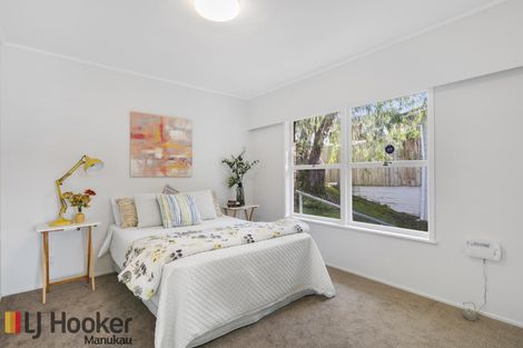 Photo of property in 1/5 Keldale Place, Forrest Hill, Auckland, 0620