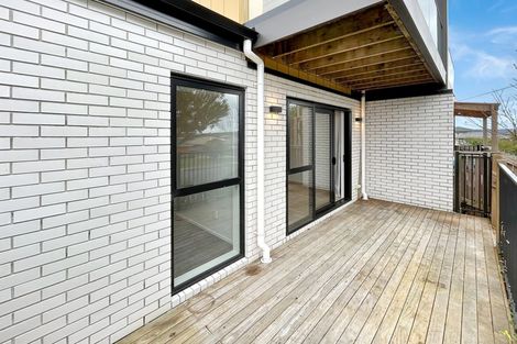 Photo of property in 2/28 Vodanovich Road, Te Atatu South, Auckland, 0610