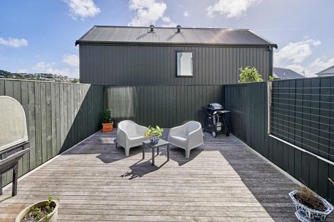 Photo of property in 9/6 Oswald Crescent, Paparangi, Wellington, 6037