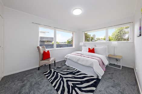 Photo of property in 41 Lawrence Crescent, Hillpark, Auckland, 2102