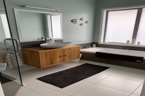 Photo of property in 14 Heemskerck Place, Britannia Heights, Nelson, 7010