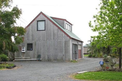 Photo of property in 38 The Terrace, Herald Island, Auckland, 0618