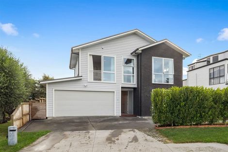 Photo of property in 7 Marlin Street, West Harbour, Auckland, 0618