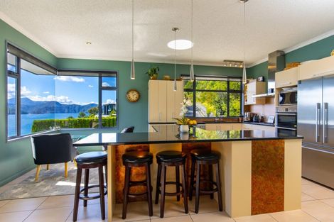 Photo of property in 8 Marina View, Waikawa, Picton, 7281