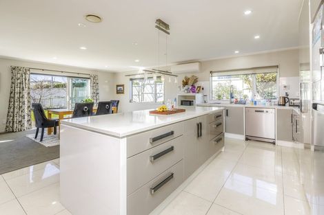 Photo of property in 11 Henriette Place, The Gardens, Auckland, 2105