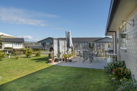 Photo of property in Waterview Estate, 53/4 Greystone Place, Omokoroa, 3114