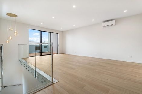 Photo of property in 55 Puihi Crescent, Massey, 0614