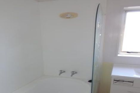 Photo of property in 17 Hassan Drive, Massey, Auckland, 0614