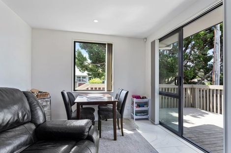 Photo of property in 10 Don Buck Road, Massey, Auckland, 0614