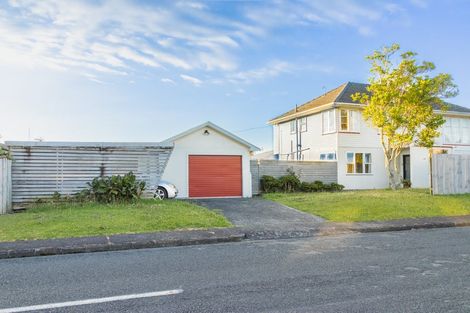 Photo of property in 40 Strid Road, Te Atatu South, Auckland, 0610