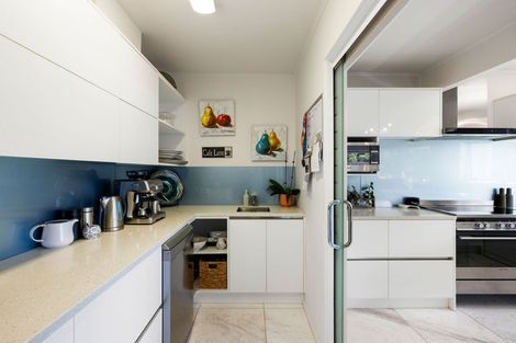 Photo of property in 163 Lake Crescent, Hamilton Lake, Hamilton, 3204