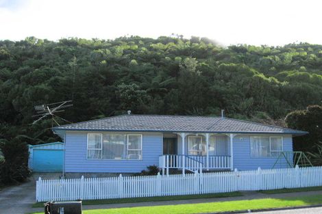 Photo of property in 215 Major Drive, Kelson, Lower Hutt, 5010