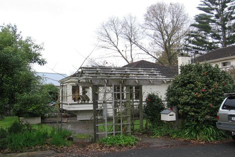 Photo of property in 1 Roach Street, Maeroa, Hamilton, 3200