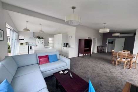 Photo of property in 70a Vipond Road, Stanmore Bay, Whangaparaoa, 0932