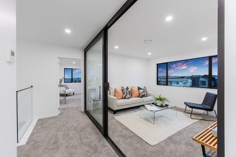 Photo of property in 17 Pakirikiri Street, Long Bay, Auckland, 0630