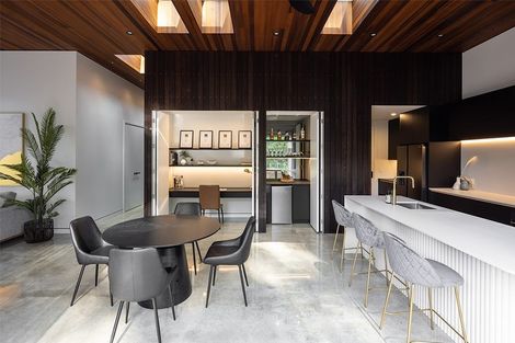 Photo of property in 70 Oak Road, Poraiti, Napier, 4112