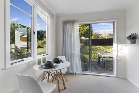 Photo of property in 6 Kaitawa Crescent, Paraparaumu, 5032