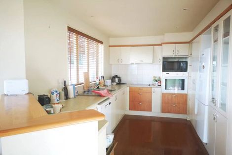 Photo of property in 2/15 Stoneleigh Court, Sunnynook, Auckland, 0632