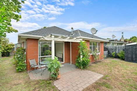 Photo of property in 1 Ilfracombe Place, Burnside, Christchurch, 8053