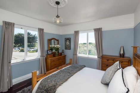 Photo of property in 4 Marine Parade, North New Brighton, Christchurch, 8083