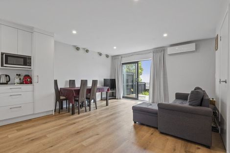 Photo of property in 14/15 Sunhill Road, Sunnyvale, Auckland, 0612