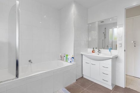 Photo of property in 2/22 Sherie Place, Howick, Auckland, 2014