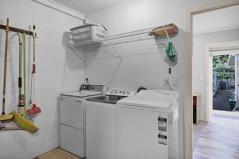 Photo of property in 29d Baring Terrace, Strandon, New Plymouth, 4312