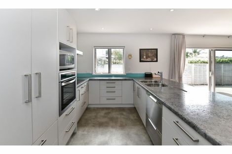 Photo of property in 8 Bayview Park Lane, Orewa, 0931