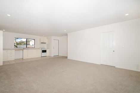 Photo of property in 4 Kora Avenue, Ranui, Auckland, 0612