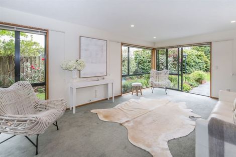 Photo of property in 3 Swanleigh Place, Ilam, Christchurch, 8041