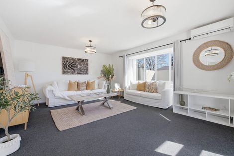 Photo of property in 2 Chilcombe Street, Ilam, Christchurch, 8041