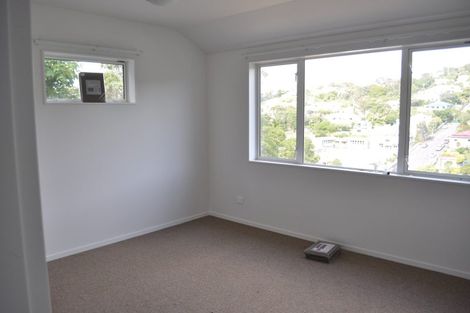 Photo of property in 8 Kopiko Way, Brooklyn, Wellington, 6021