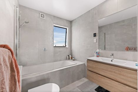 Photo of property in 6/107 Hobsonville Road, West Harbour, Auckland, 0618