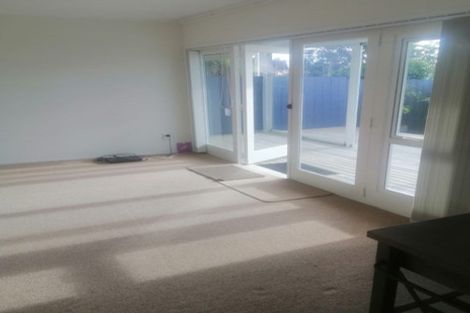 Photo of property in 1/613 Glenfield Road, Totara Vale, Auckland, 0629